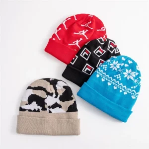 Gorros em malha jacquard