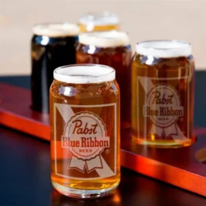 Copo de lata de cerveja